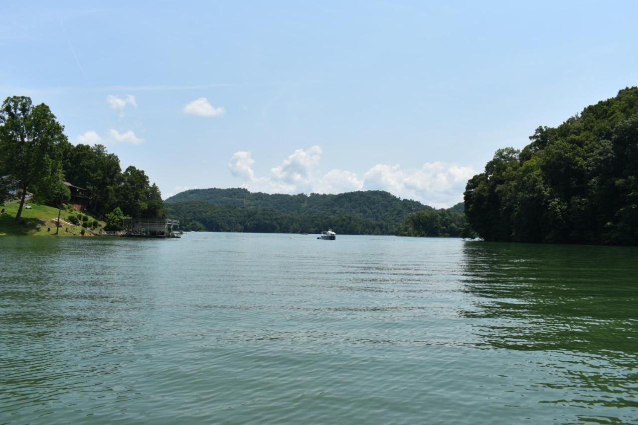 Tree Top Lodge - Gorgeous Lake Cabin With Hot Tub & Magnificent Views Of Forests And Mountains! Cabin Butler Екстер'єр фото
