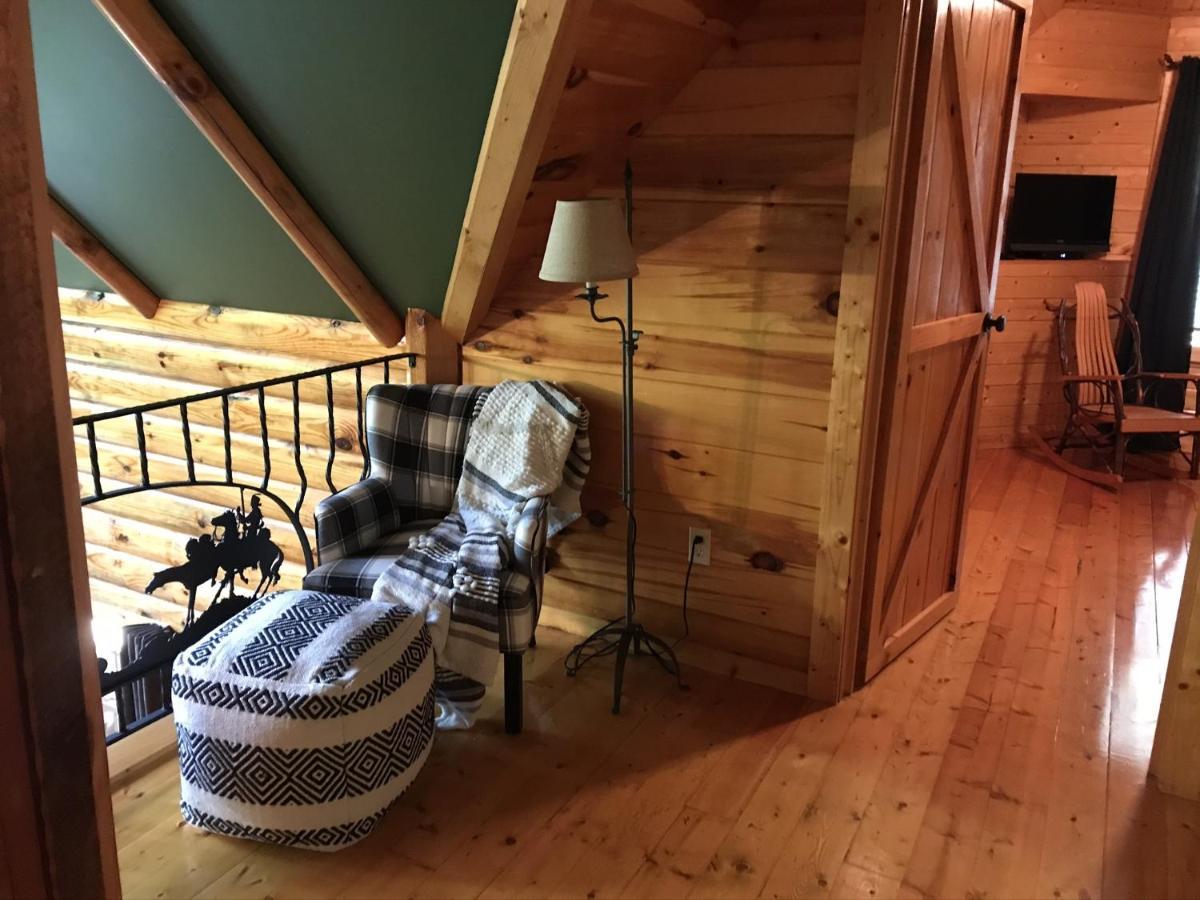 Tree Top Lodge - Gorgeous Lake Cabin With Hot Tub & Magnificent Views Of Forests And Mountains! Cabin Butler Екстер'єр фото