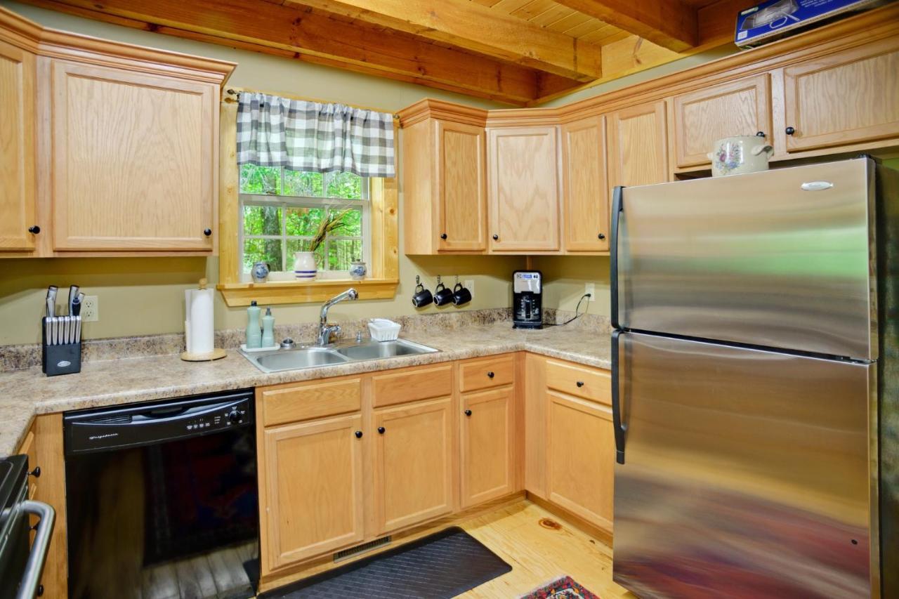 Tree Top Lodge - Gorgeous Lake Cabin With Hot Tub & Magnificent Views Of Forests And Mountains! Cabin Butler Екстер'єр фото