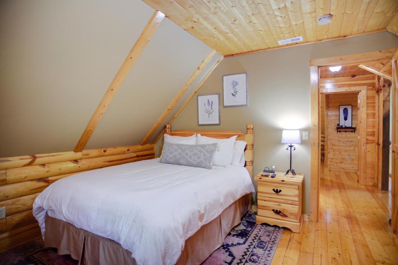Tree Top Lodge - Gorgeous Lake Cabin With Hot Tub & Magnificent Views Of Forests And Mountains! Cabin Butler Екстер'єр фото